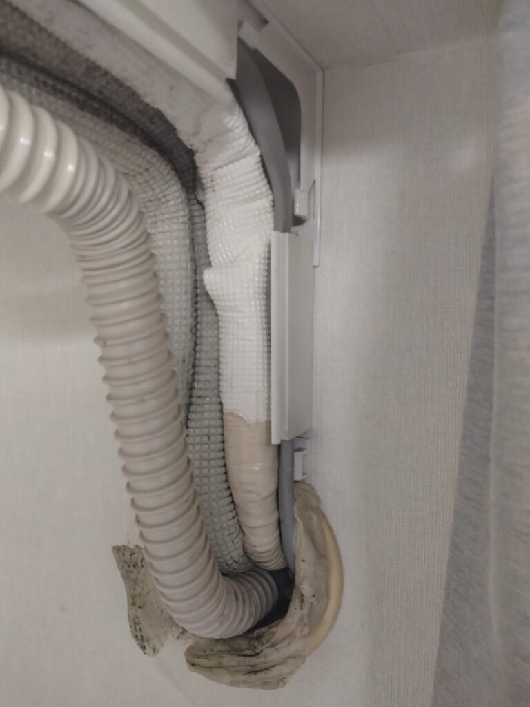 配管カバー　室内