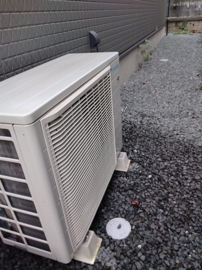 ダイキンエアコン　室外機