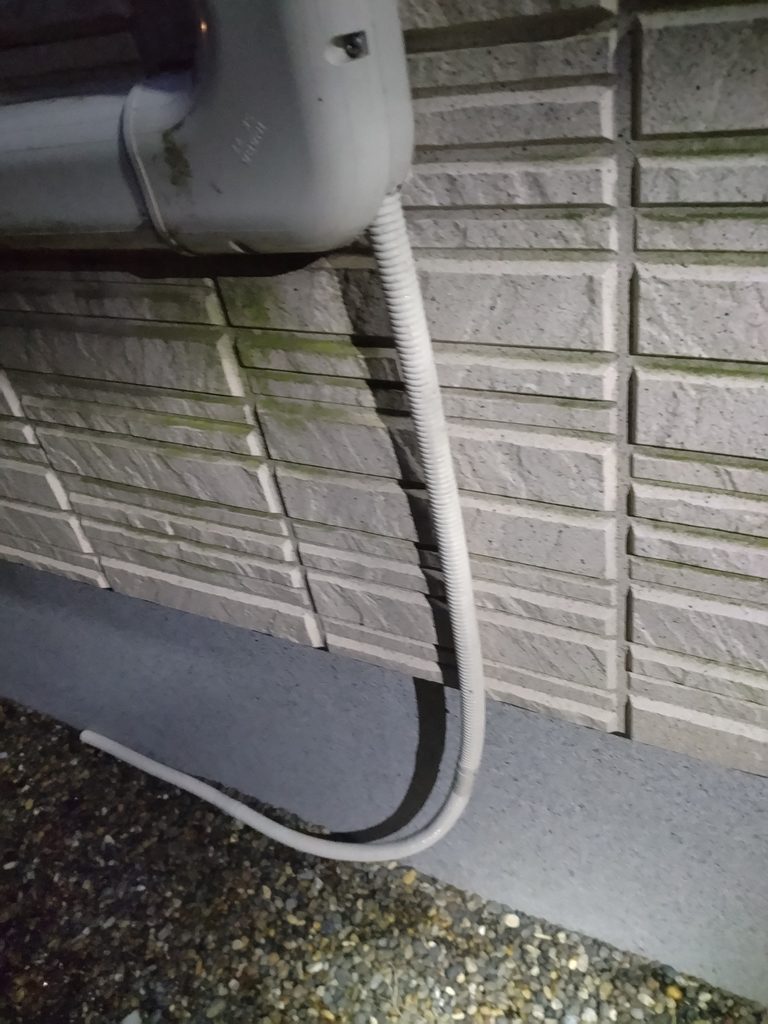 ドレンホース　勾配